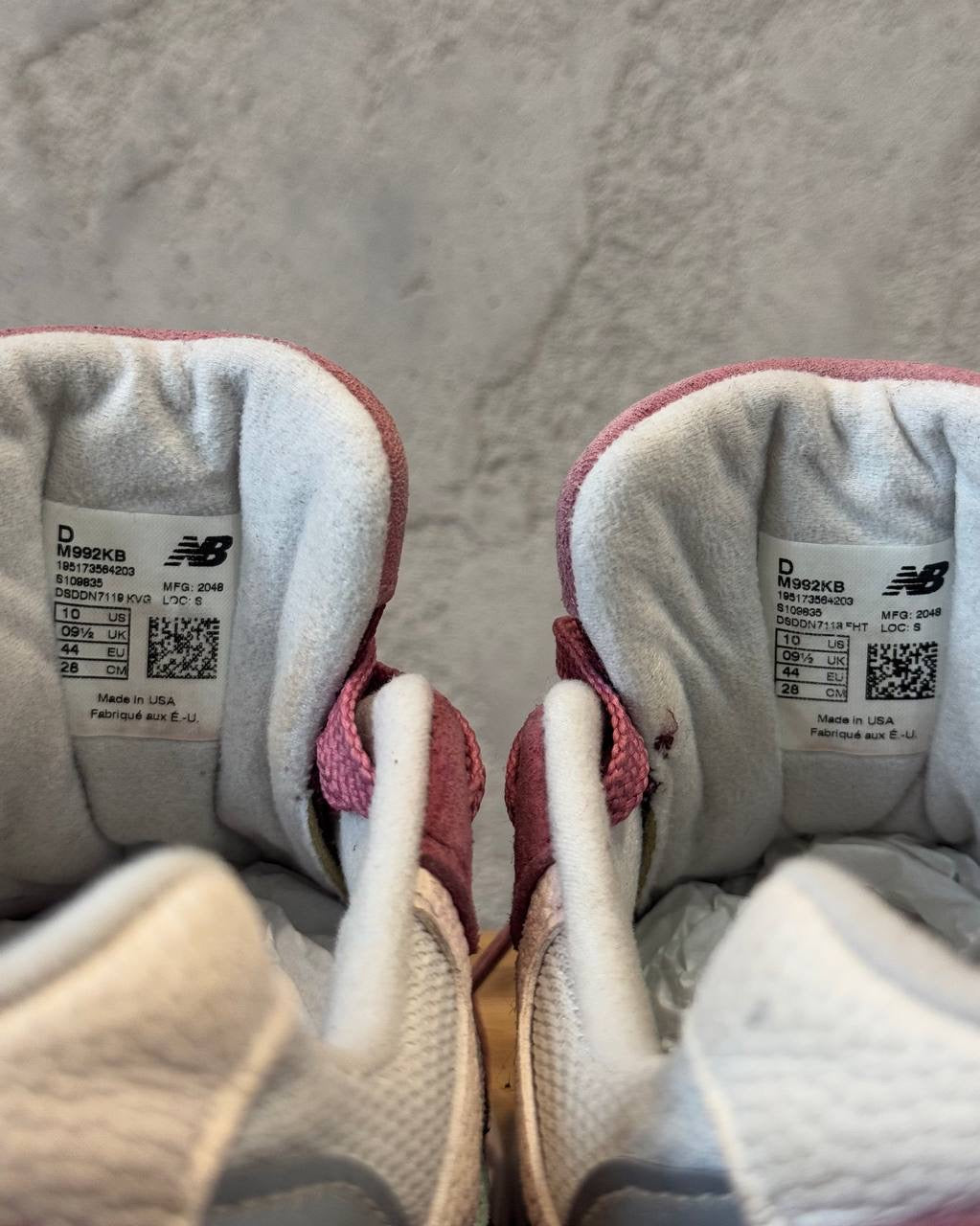 New Balance 992 Kith “Kithmas Burgundy White”